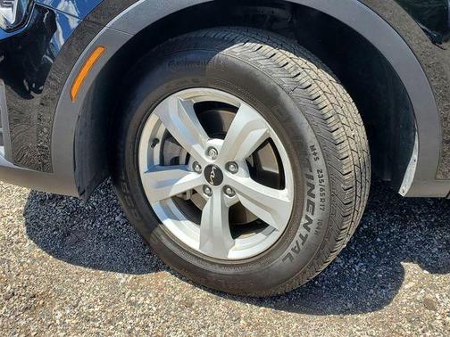 Ebony Black 2025 Kia Sorento LX
