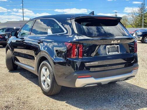 Ebony Black 2025 Kia Sorento LX