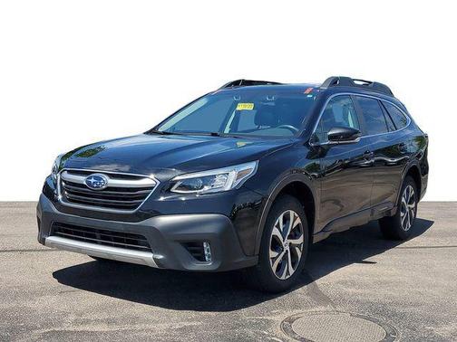 Crystal Black Silica 2022 Subaru Outback Limited
