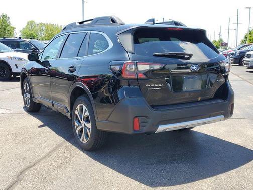 Crystal Black Silica 2022 Subaru Outback Limited