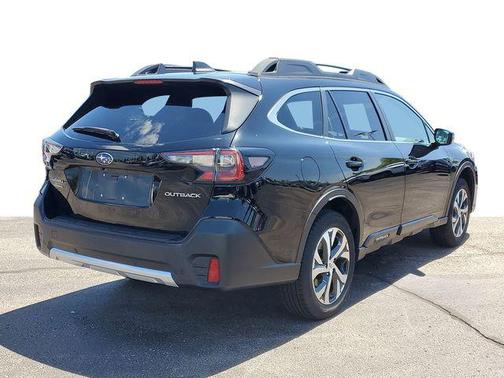 Crystal Black Silica 2022 Subaru Outback Limited
