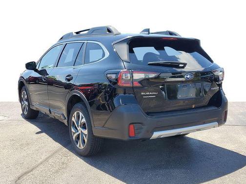 Crystal Black Silica 2022 Subaru Outback Limited