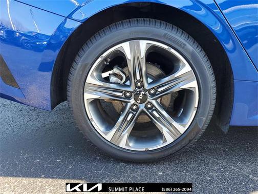 2022 Kia K5 EX
