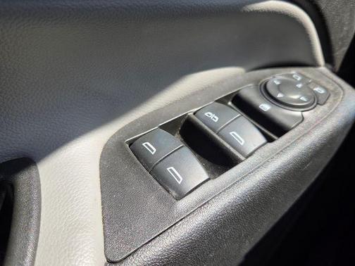 Blue Glow Metallic 2022 Chevrolet Equinox 1LT