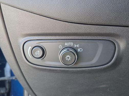 Blue Glow Metallic 2022 Chevrolet Equinox 1LT