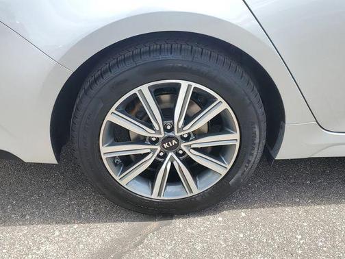 Sparkling Silver 2019 Kia Optima LX