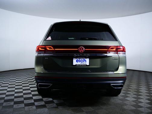 Avocado Green Pearl 2026 Volkswagen Atlas 2.0T SE w/Technology 4MOTION
