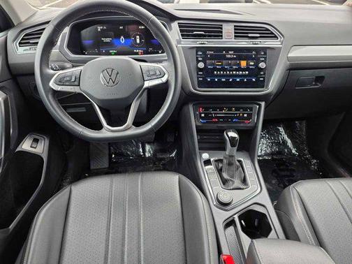 2024 Volkswagen Tiguan 2.0T SE 4MOTION