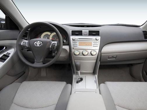 Classic Silver Metallic 2008 Toyota Camry LE