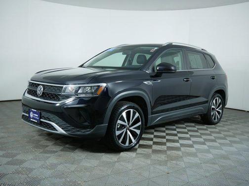 Deep Black Pearl 2022 Volkswagen Taos 1.5T SE
