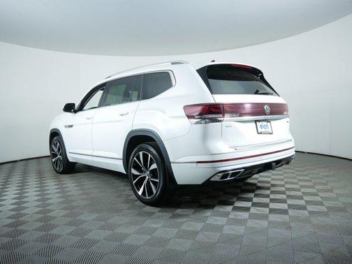 Opal White Pearl 2024 Volkswagen Atlas 2.0T SEL Premium R-Line 4MOTION