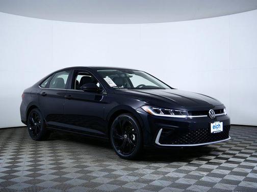 Deep Black Pearl 2026 Volkswagen Jetta 1.4T SE