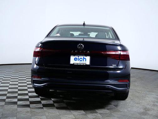 Deep Black Pearl 2026 Volkswagen Jetta 1.4T SE