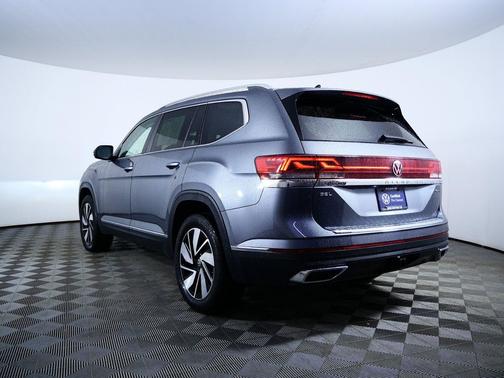 Platinum Gray Metallic 2024 Volkswagen Atlas 2.0T SEL