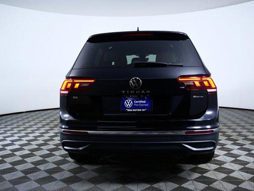 Deep Black Pearl 2023 Volkswagen Tiguan 2.0T SE 4MOTION