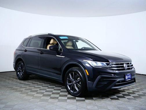 Deep Black Pearl 2023 Volkswagen Tiguan 2.0T SE 4MOTION