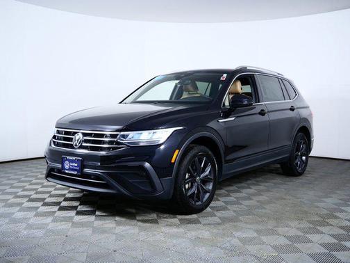 Deep Black Pearl 2023 Volkswagen Tiguan 2.0T SE 4MOTION