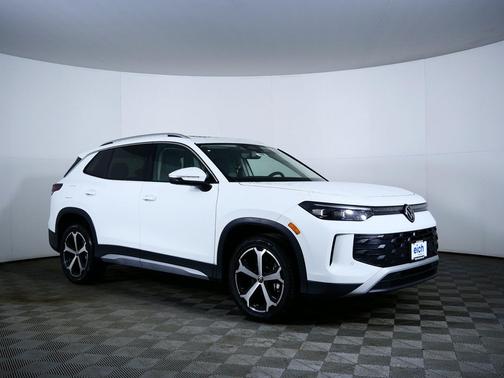 pure white 2026 Volkswagen Tiguan 2.0T SE