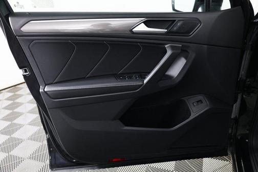 2024 Volkswagen Tiguan 2.0T SE R-Line Black 4MOTION
