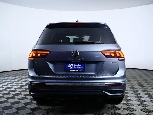 Platinum Gray Metallic 2024 Volkswagen Tiguan 2.0T SE 4MOTION