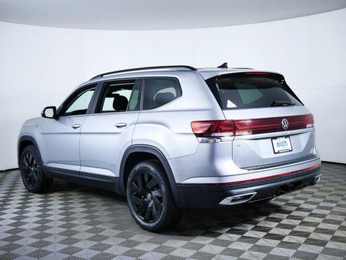 Silver Mist Metallic 2026 Volkswagen Atlas 2.0T SE w/Technology 4MOTION