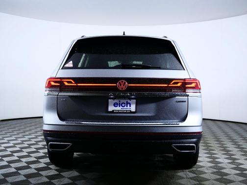2026 Volkswagen Atlas 2.0T SE w/Technology 4MOTION