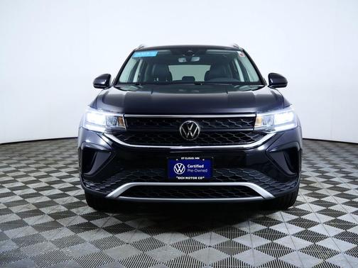 Deep Black Pearl 2023 Volkswagen Taos 1.5T SE