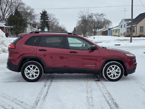 2016 Jeep Cherokee Sport