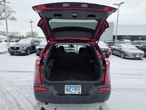 2016 Jeep Cherokee Sport