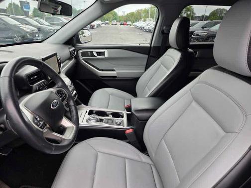 Carbonized Gray Metallic 2021 Ford Explorer XLT