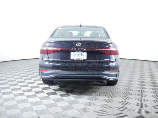 Deep Black Pearl 2027 Volkswagen Jetta 1.4T SE