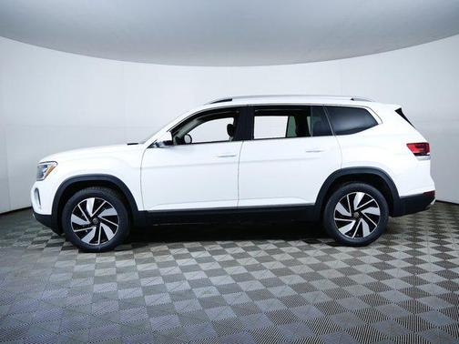 opal white pearl 2026 Volkswagen Atlas 2.0T SEL