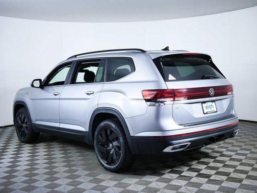 Silver Mist Metallic 2026 Volkswagen Atlas 2.0T SE w/Technology 4MOTION