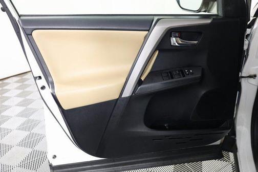 2018 Toyota RAV4 Hybrid XLE