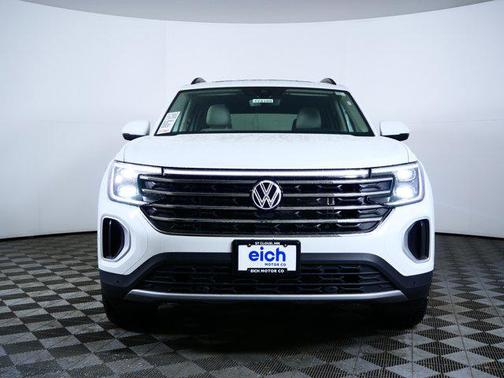Opal White Pearl 2026 Volkswagen Atlas 2.0T SE w/Technology 4MOTION