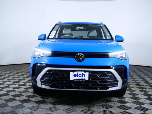 Cornflower Blue 2026 Volkswagen Taos SE