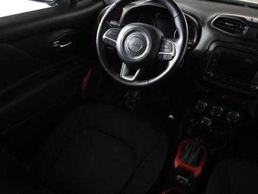 2017 Jeep Renegade Trailhawk