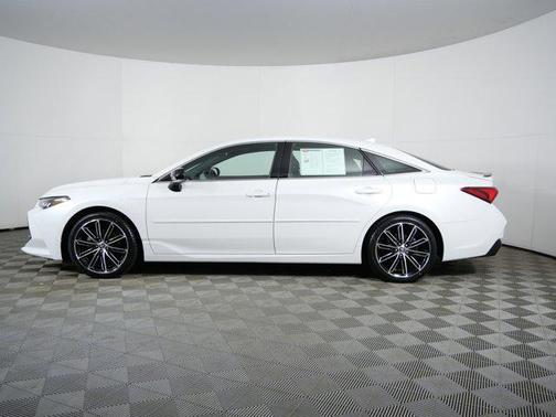 Wind Chill Pearl 2020 Toyota Avalon XSE