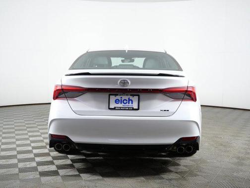 Wind Chill Pearl 2020 Toyota Avalon XSE