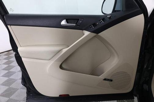 2014 Volkswagen Tiguan 4MOTION Auto SEL