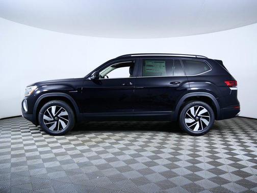 Deep Black Pearl 2026 Volkswagen Atlas 2.0T SE w/Technology 4MOTION