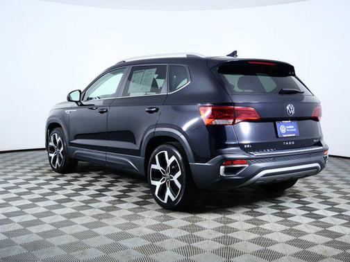 Deep Black Pearl 2023 Volkswagen Taos 1.5T SEL