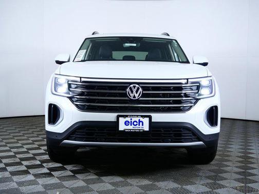 Opal White Pearl 2026 Volkswagen Atlas 2.0T SE w/Technology 4MOTION