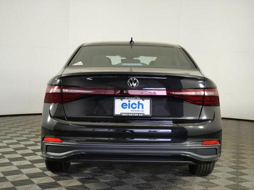 Deep Black Pearl 2026 Volkswagen Jetta 1.4T S