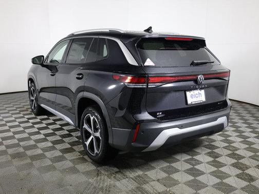 deep black pearl 2026 Volkswagen Tiguan 2.0T SE 4MOTION