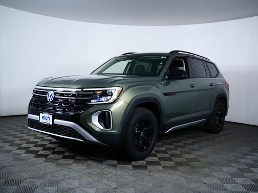 avocado green pearl 2026 Volkswagen Atlas Peak Edition