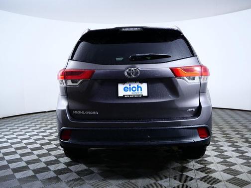Predawn Gray Mica 2019 Toyota Highlander LE