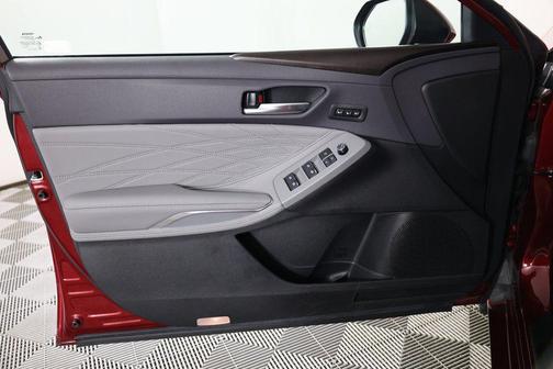 2020 Toyota Avalon Hybrid Limited