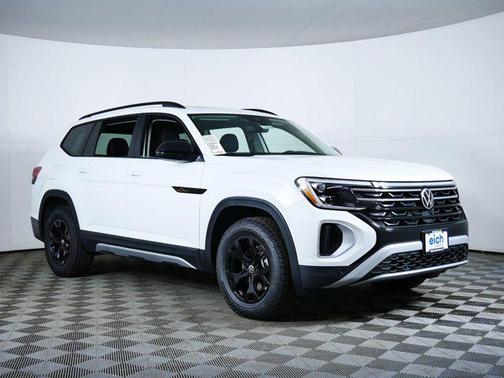 Opal White Pearl 2026 Volkswagen Atlas Peak Edition