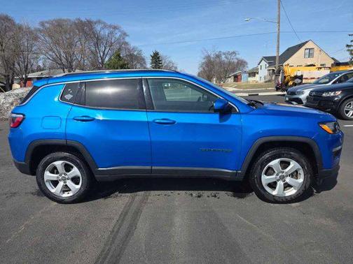 Laser Blue Pearlcoat 2018 Jeep Compass Latitude
